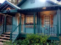 Romantic Spa Experience in Luxurious Creekside Honeymoon Cottage in the Landings - 4-Star
