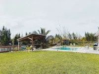 Waterfront home with private dock near the beach - مسبح