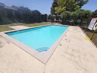 Lake life 1-bedroom,1-bath condo in peaceful Garland TX - 4-Star