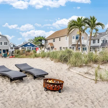 Beachfront house on Long Island Sound