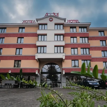 A&M Hotel with Free Parking