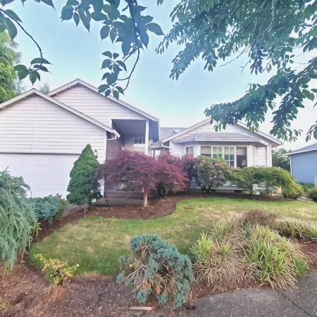 Gresham House: Your home away from home... A comfy, cozy corner of Gresham.