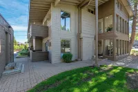 Sun Valley Studio | Walk to Ski Lifts, Restaurants & Trails | Fresh Renovation