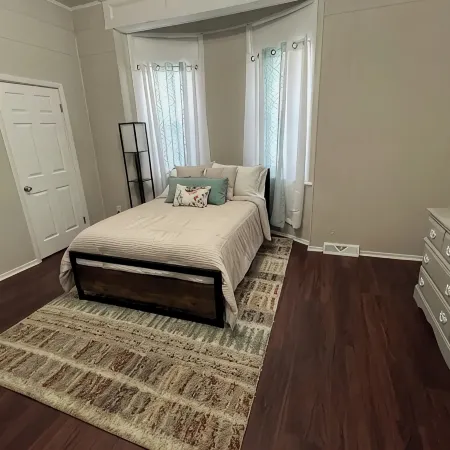 Cozy Downstairs Apartment