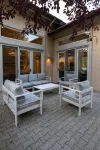 All season 5 BR, 5 BA house in mid-valley, 12 min to Baldy ski lifts - 4-Star