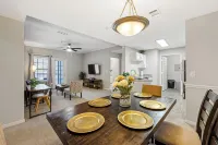 Bright 3Br by  Uga, Near DT and Georgia Museum of Art, Urban Oasis - Condos