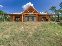 Log Cabin with Million Dollar ViewThe Time Out” Secluded property Hotels in Latimer County