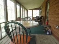 Beautiful, Secluded Cabin in the Hills of the Ozarks. - Chalets