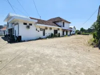 Dhoriz Homestay Syariah RedPartner at Kampung Inggris Pare Hotels in Pare