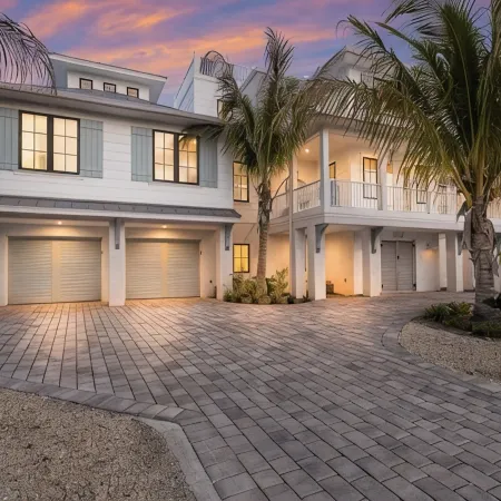 New Beach House! Hot Tub and Heated Pool!