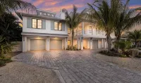 New Beach House! Hot Tub and Heated Pool!