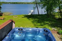 Beautiful Lakehome nestled in Longville with panoramic views!