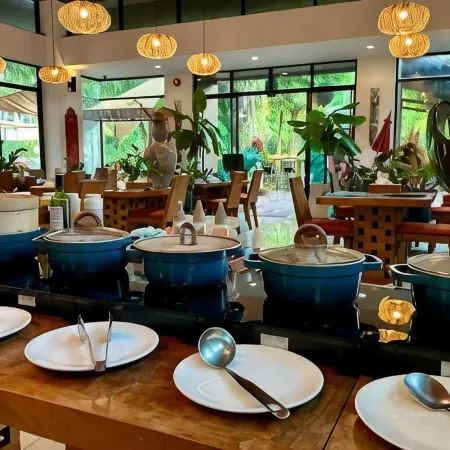 Navatara Phuket Resort Отели рядом с достопримечательностью «Мыс Промхтеп»