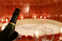 Hotel Bohemia - Hot Tub