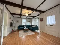 Cozy two bedroom house in the heart of Gloucester - Alojamientos