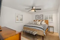 OLD HOMOSASSA- RIVER WATERFRONT HOUSE ICE MACHINE-DEEP BAY- FOUR KAYAKS - balcony