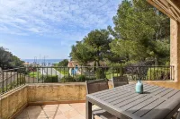 Sanary, exceptional sea view! In large new T2 villa 20 meters from the beach - Homestays