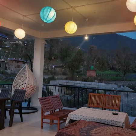 The Hostel Stories, Bir - Landing Site