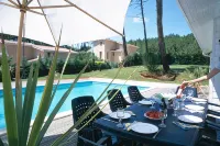 Villa in Moliets near Golf Course & Pool - Villas
