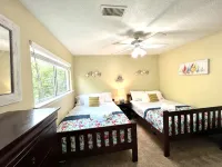 2 BDRM Treehouse Hideaway- Lake Conroe | Boat ramp