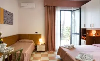 Hotel Maita - balcony