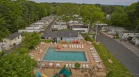 Drake's Island Resort & Cottages