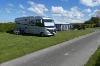 Nakskov Fjord Camping & Cottages - parking