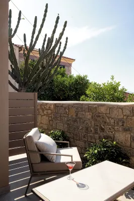 Naus Boutique Hotel - 2-Star