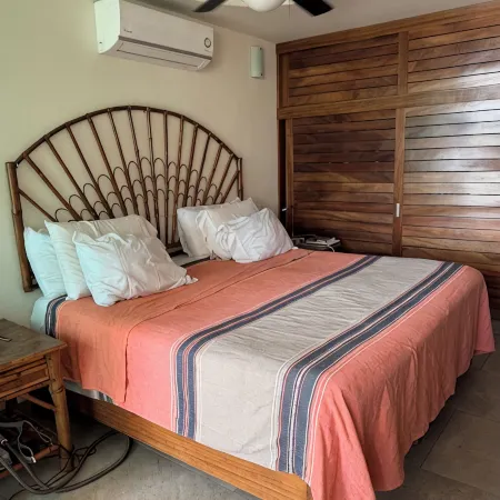Bella Vista--Spectacular Views of Zihua Bay from 1-BR Condo above Madera Beach