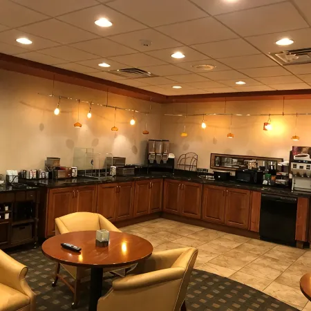 Norfolk Country Inn and Suites