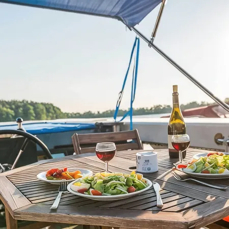 Boats & Yachts at Rechlin Marina by Kuhnle-Tours فنادق في ريتشلين