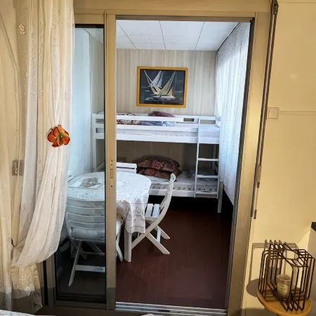Air-conditioned studio near Les Bonnettes & Monaco beaches