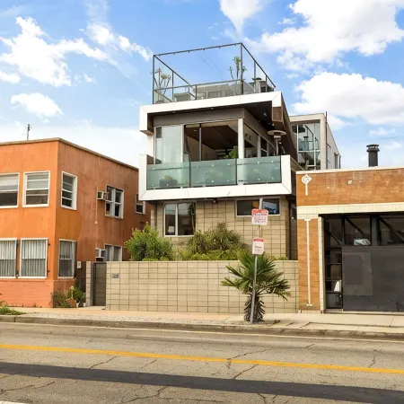 Dreamy Venice Beach 5BR House with Rooftop & Steps to Beach