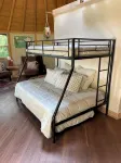 Cozy Mountain Yurt Retreat – in the Heart of Marshall, NC - 3 stjerner