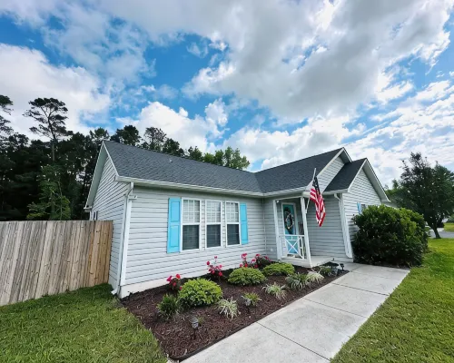 Surf City Off Island Retreat! 2.5 mi to beach - Flexible booking days! Hotels in Pender County