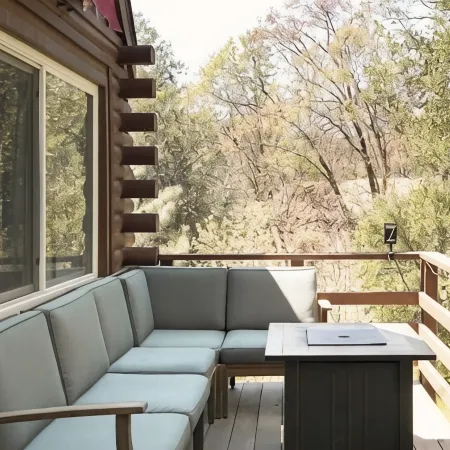Cozy Treetop A-Frame, Fireplace, Arcade Games, Record Player