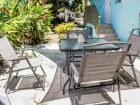 Spacious Family Retreat: Terrace, Inground Pool, Solar Power, Wi-fi, Pool Table Hotels in Pole Ojea