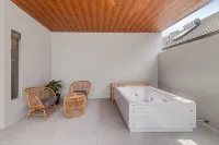 3BR Villa Punawangi W/ Jacuzzi - Vila