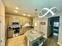 Cozy 2-bedroom apartment in nice Jacksonville with WiFi, fitness room - Sleep 6! - 4 ดาว