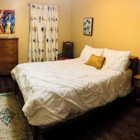 Button's Apartment-Cozy vintage-style 2-bedroom place in historic Batesville
