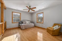 5 Minute Walk to Horse Creek Marina - 3-Star