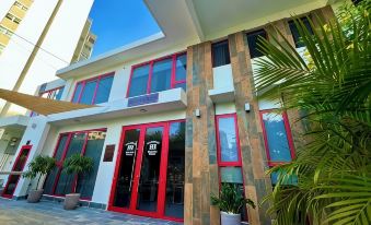 Red Door Inn