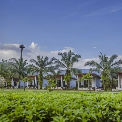 Khaolak Mountain View Resort Отели рядом с достопримечательностью «Пляж Pak Weep»