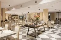 Hotel Augustus Riccione - servizio colazione