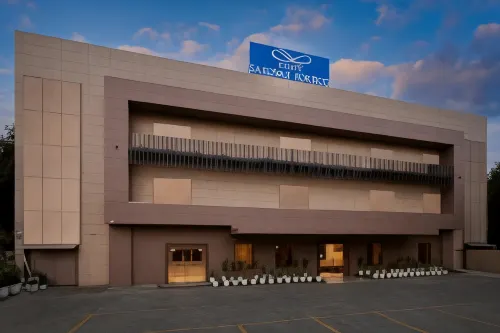 Delite Sarovar Portico Faridabad - bar