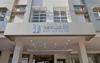 The Studio 87 Residences - Condos