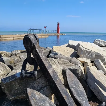 Waterfront Getaway with reserved Dock/Boat Slip on Ahnapee River Wifi Отели в г. Алгома
