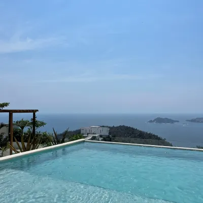Zima Stays Hotels near Puerto Marquez