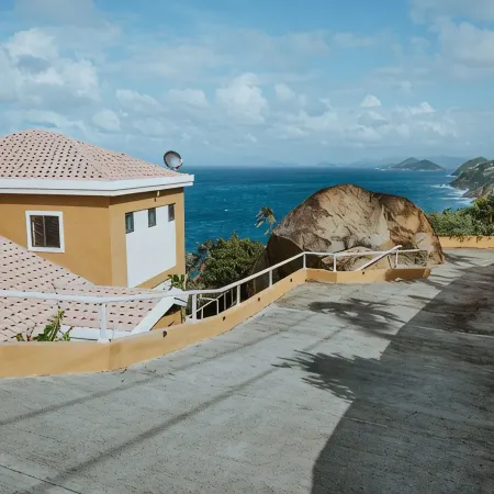 Private Waterfront 5 Bedroom Villa! Stunning views from every room!