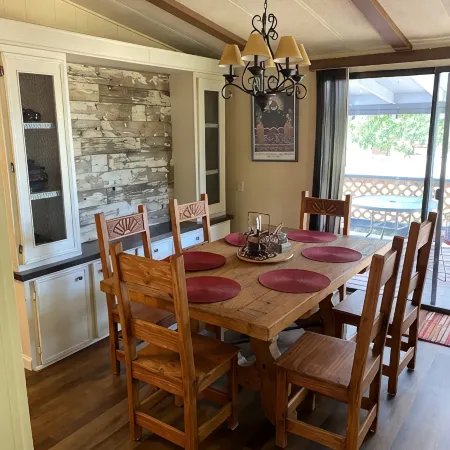Make Memories in this Comfy Two Bedroom Two Bath Home Отели в г. Пайн